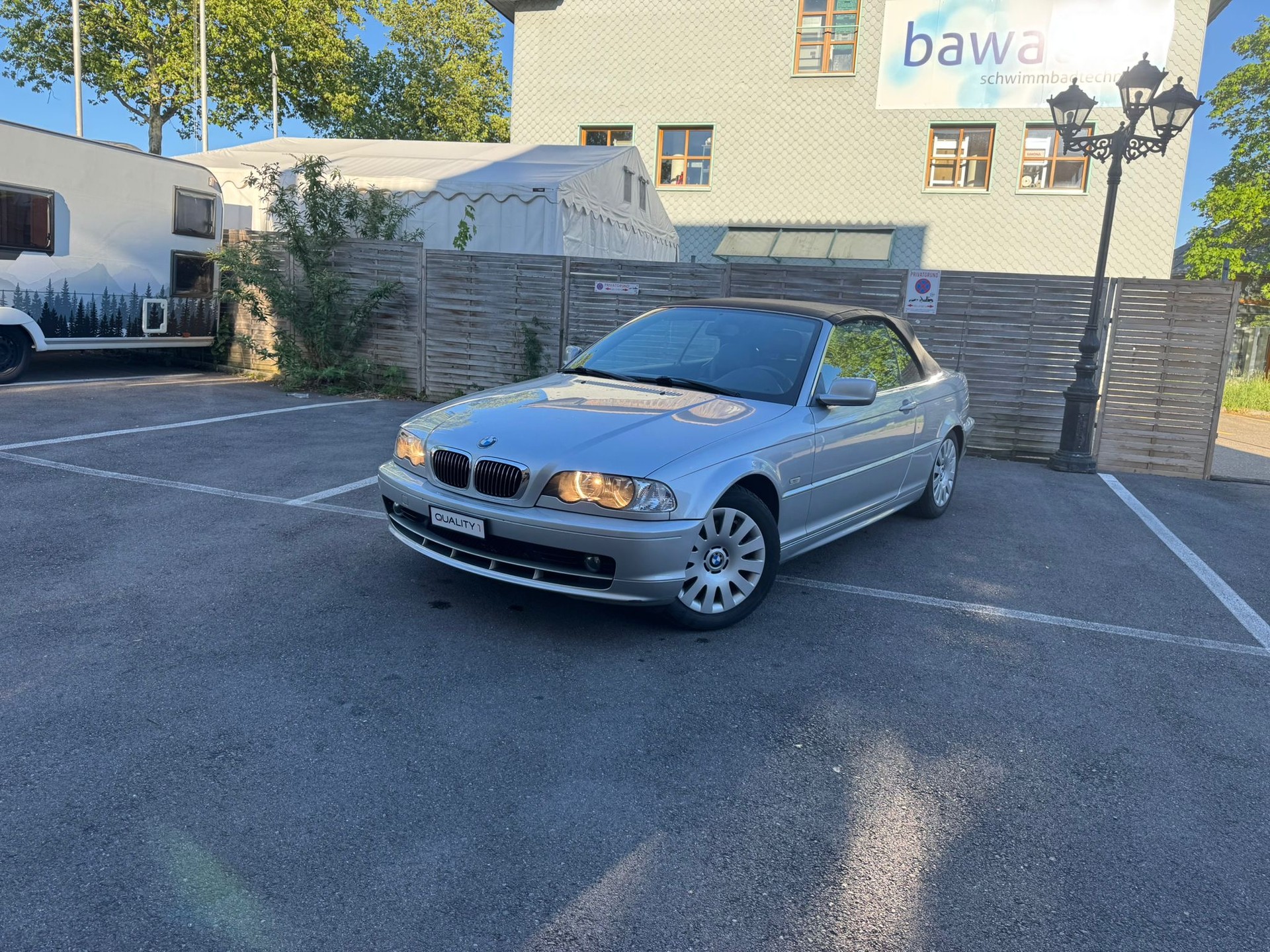 BMW 323Ci Cabriolet-showroom-element-3