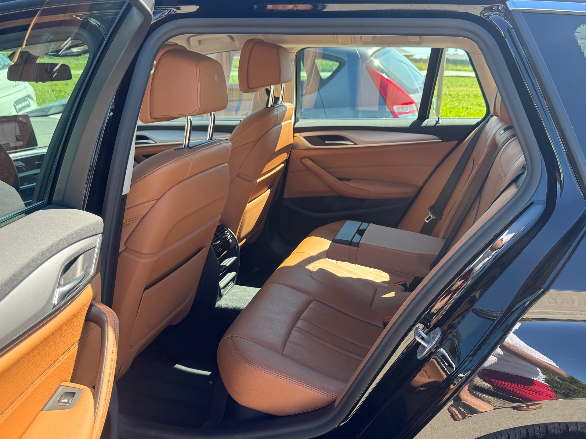BMW 520d xDrive 48V Touring Luxury Steptronic-image-9