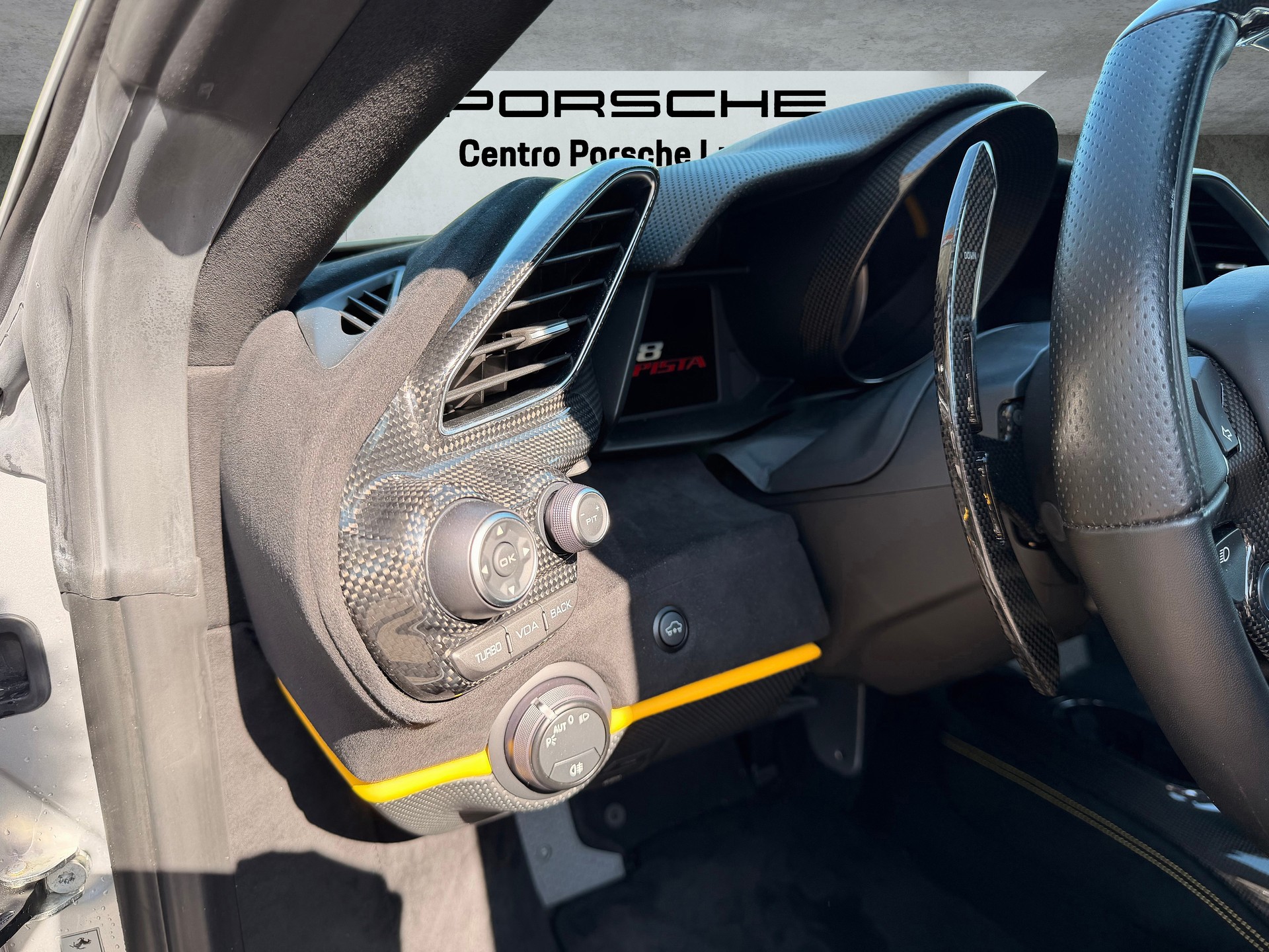 FERRARI 488 Pista 3.9 V8-image-20