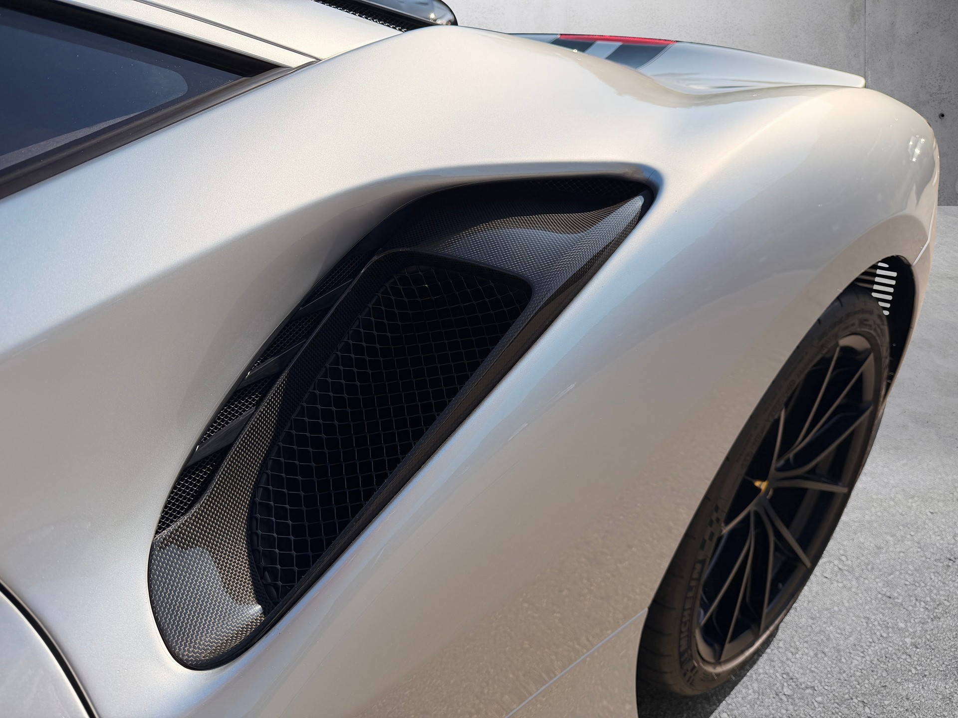 FERRARI 488 Pista 3.9 V8-image-12