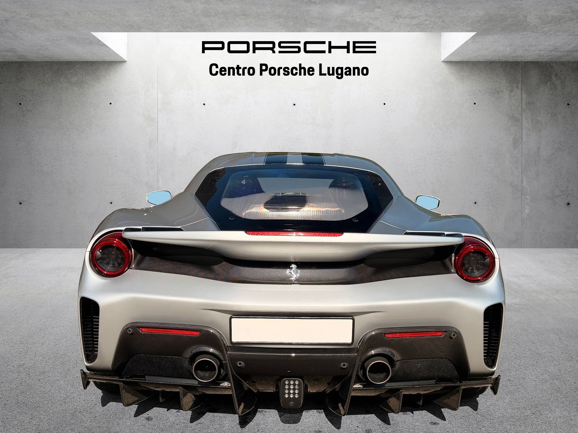 FERRARI 488 Pista 3.9 V8-image-8