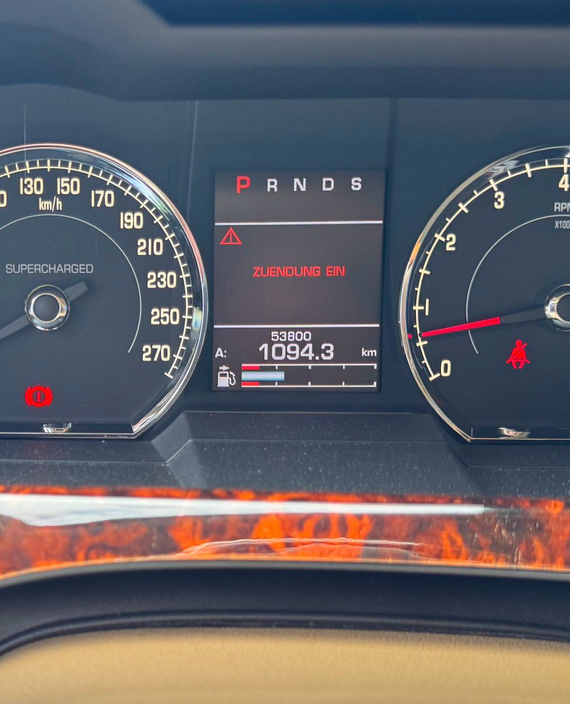 JAGUAR 5.0 V8 Supercharged-image-4
