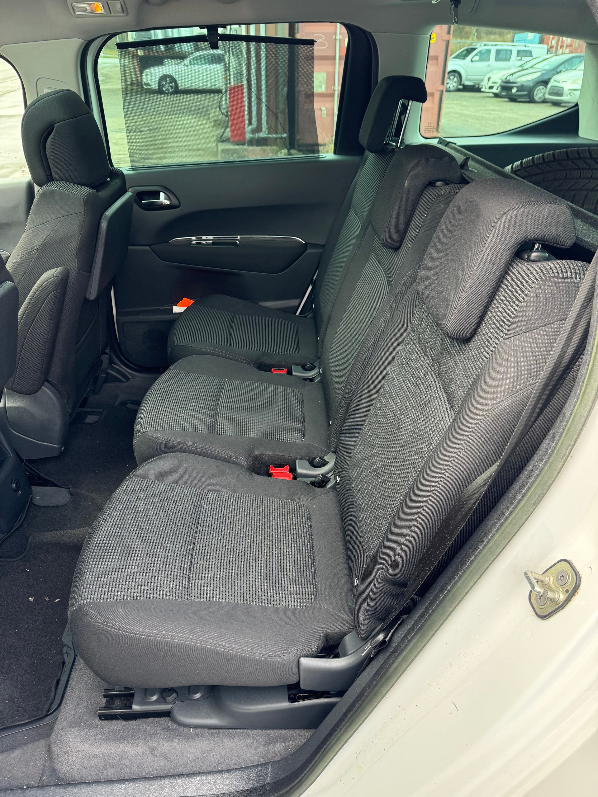 PEUGEOT 5008 1.6 16V T Sport Pack Automatic-image-6