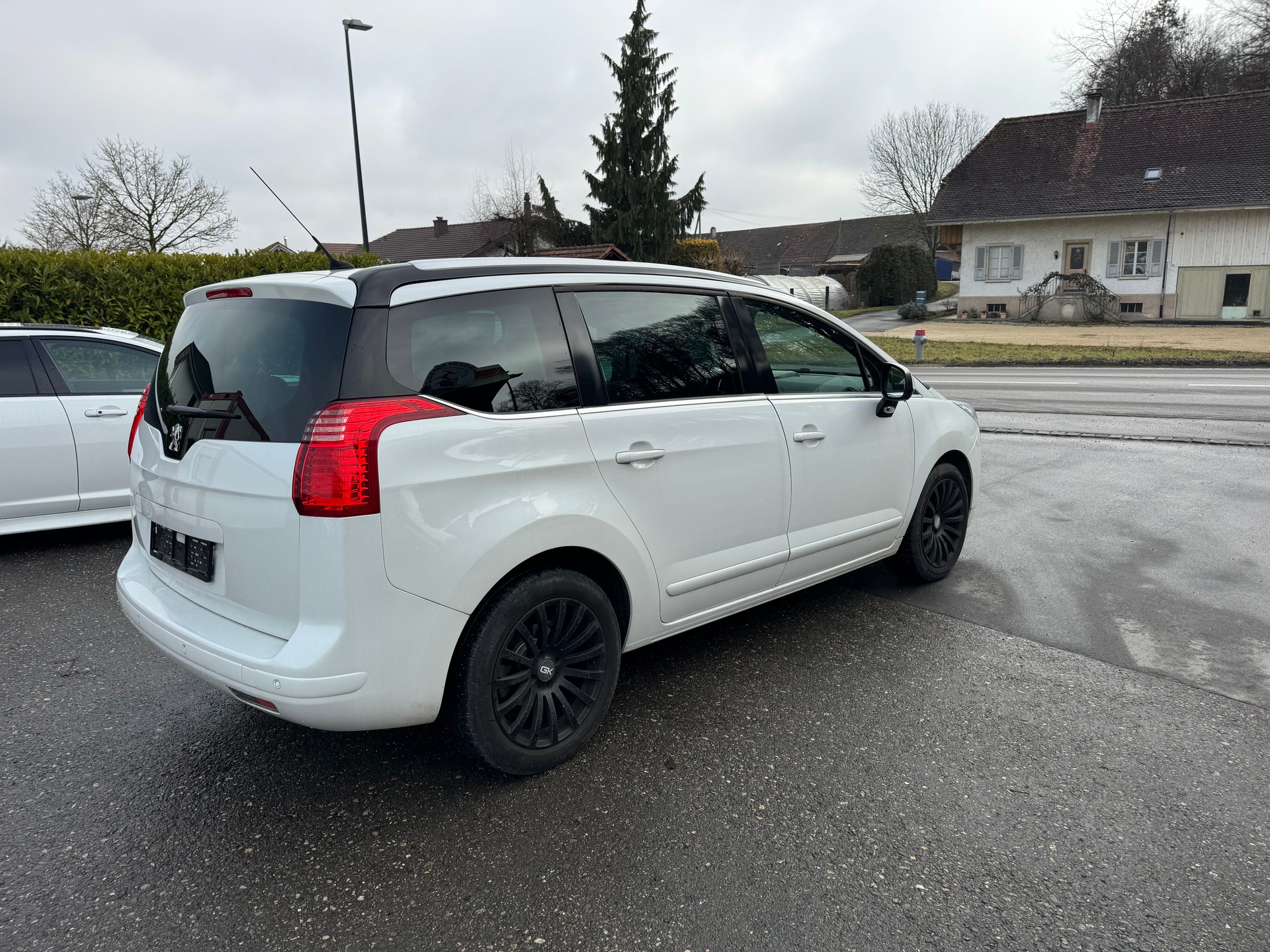 PEUGEOT 5008 1.6 16V T Sport Pack Automatic-image-5