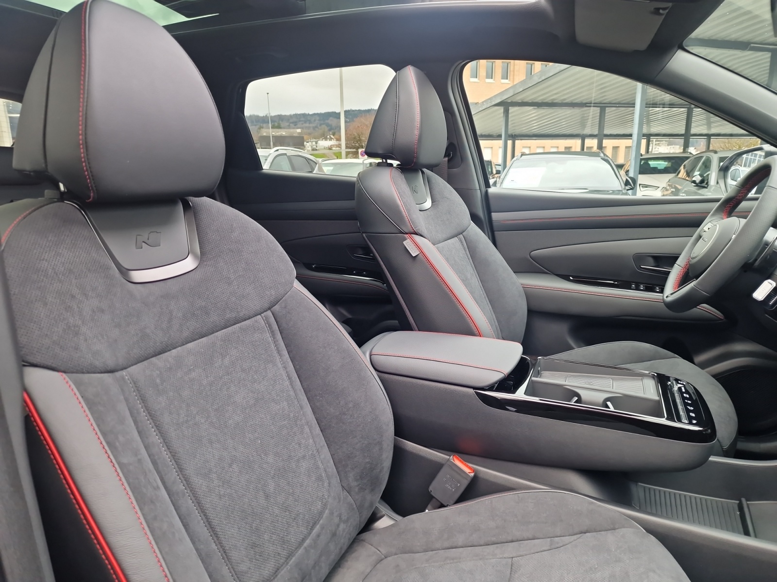 HYUNDAI Tucson 1.6 T-GDI N-Line MHEV 4x4 180PS Panorama-image-16