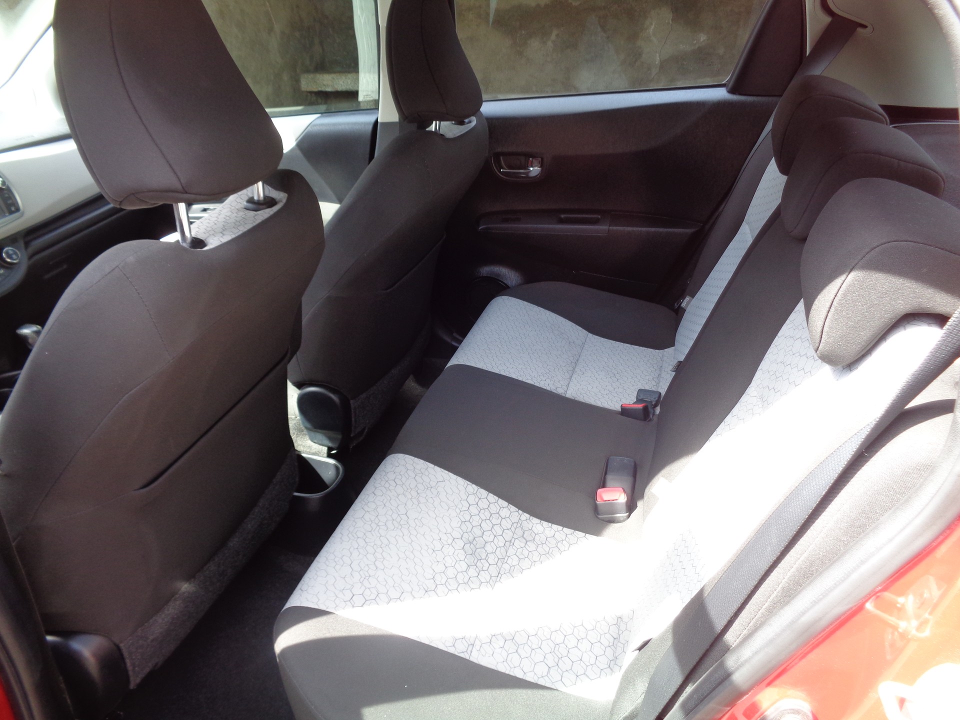 TOYOTA Yaris 1.33 Sol Multidrive-image-8