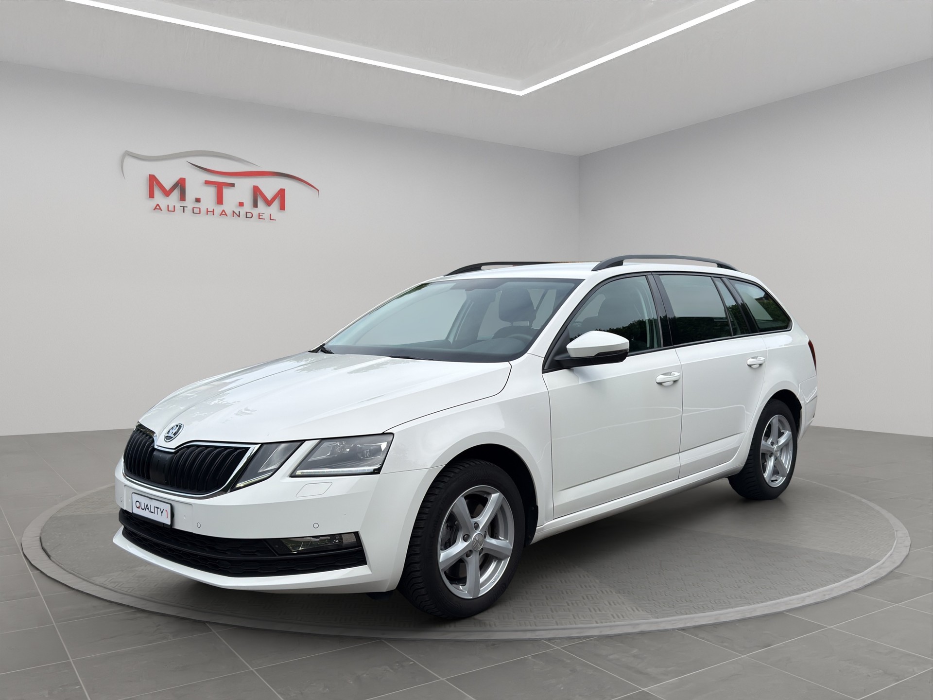 SKODA Octavia Combi 2.0 TDI Ambition 4x4 DSG-showroom-element-3
