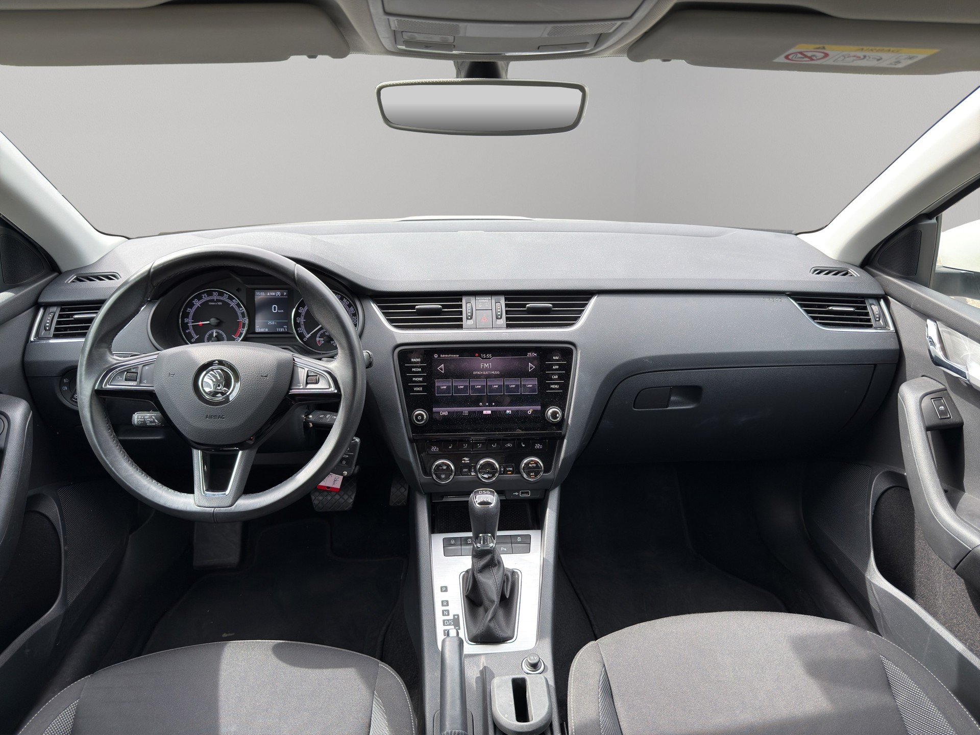 SKODA Octavia Combi 2.0 TDI Ambition 4x4 DSG-image-17