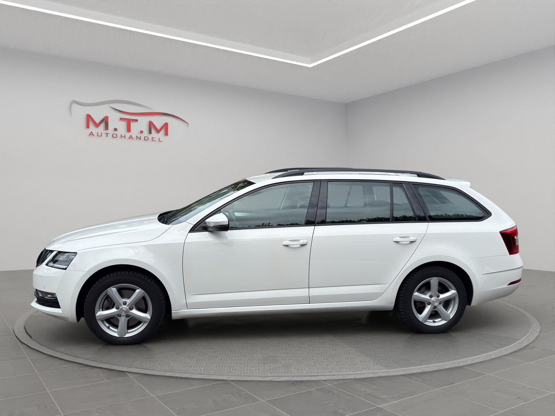 SKODA Octavia Combi 2.0 TDI Ambition 4x4 DSG-image-7