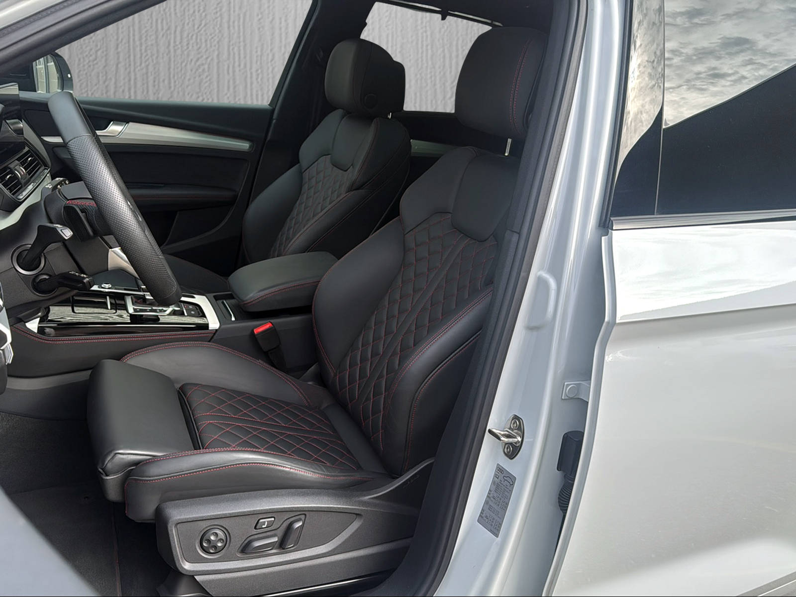 AUDI Q5 55 TFSI e PHEV S line quattro S-tronic*Panoramadach*AHK*360° Kamera*(5 Jahre Garantie)*-image-7