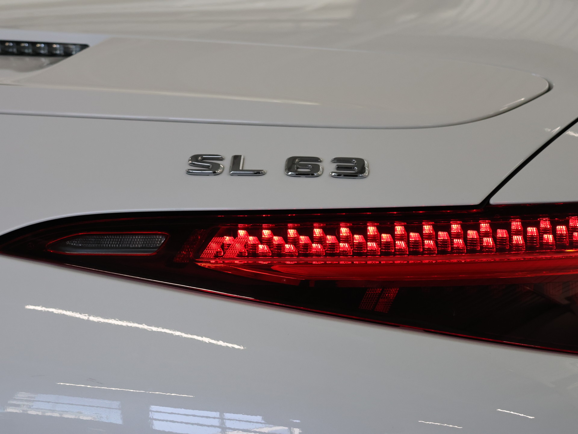 MERCEDES-BENZ Mercedes-Benz SL 63 AMG 4Matic+ *Burmester* *360 Kamera* *Sitzbelüftung*-image-26