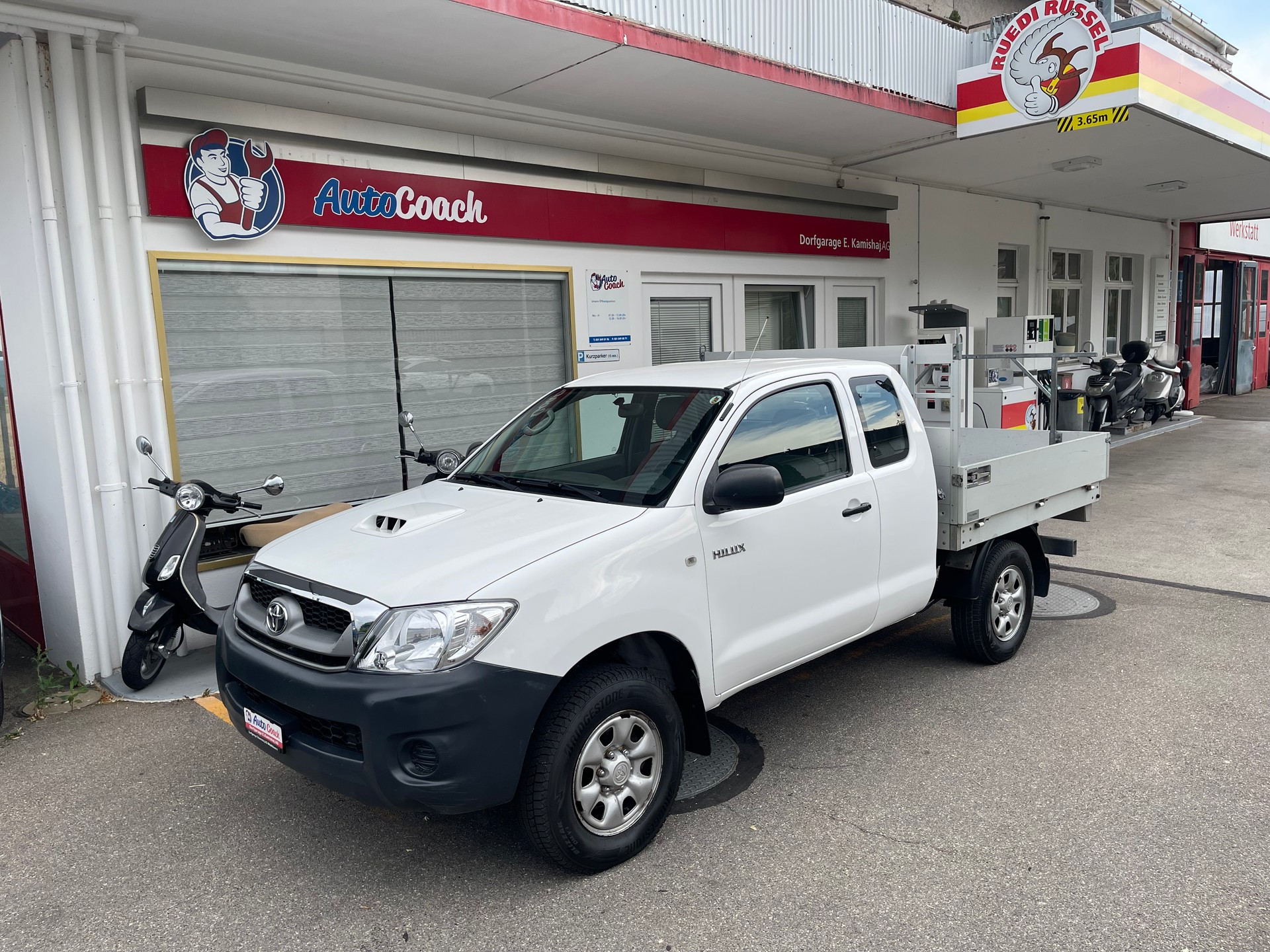 TOYOTA Hilux 2.4D-4D Comfort Extra Cab 4x4-image-2