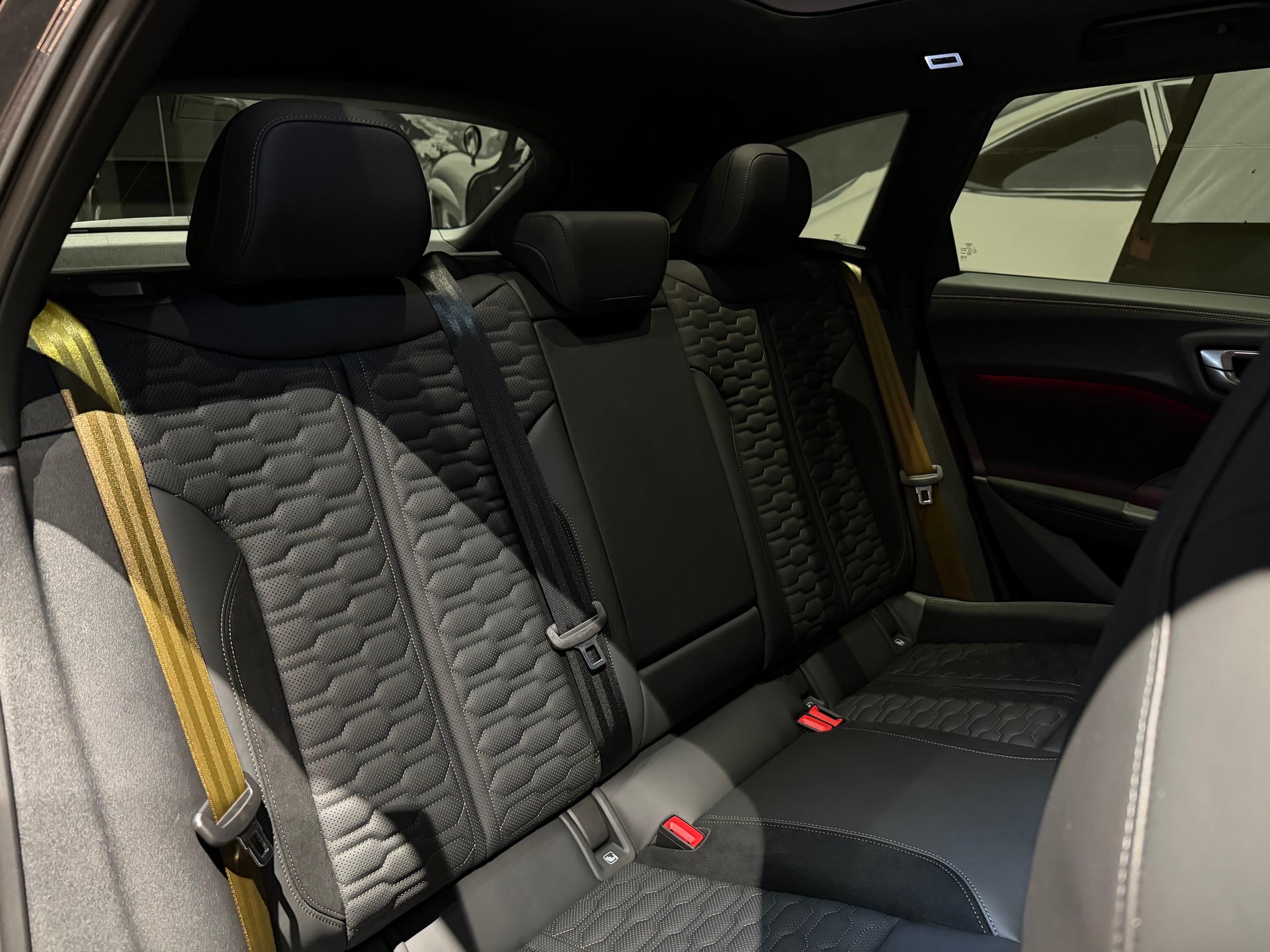 AUDI RS 5 Avant TFSI 470 kW Tiptronic quattro-image-14