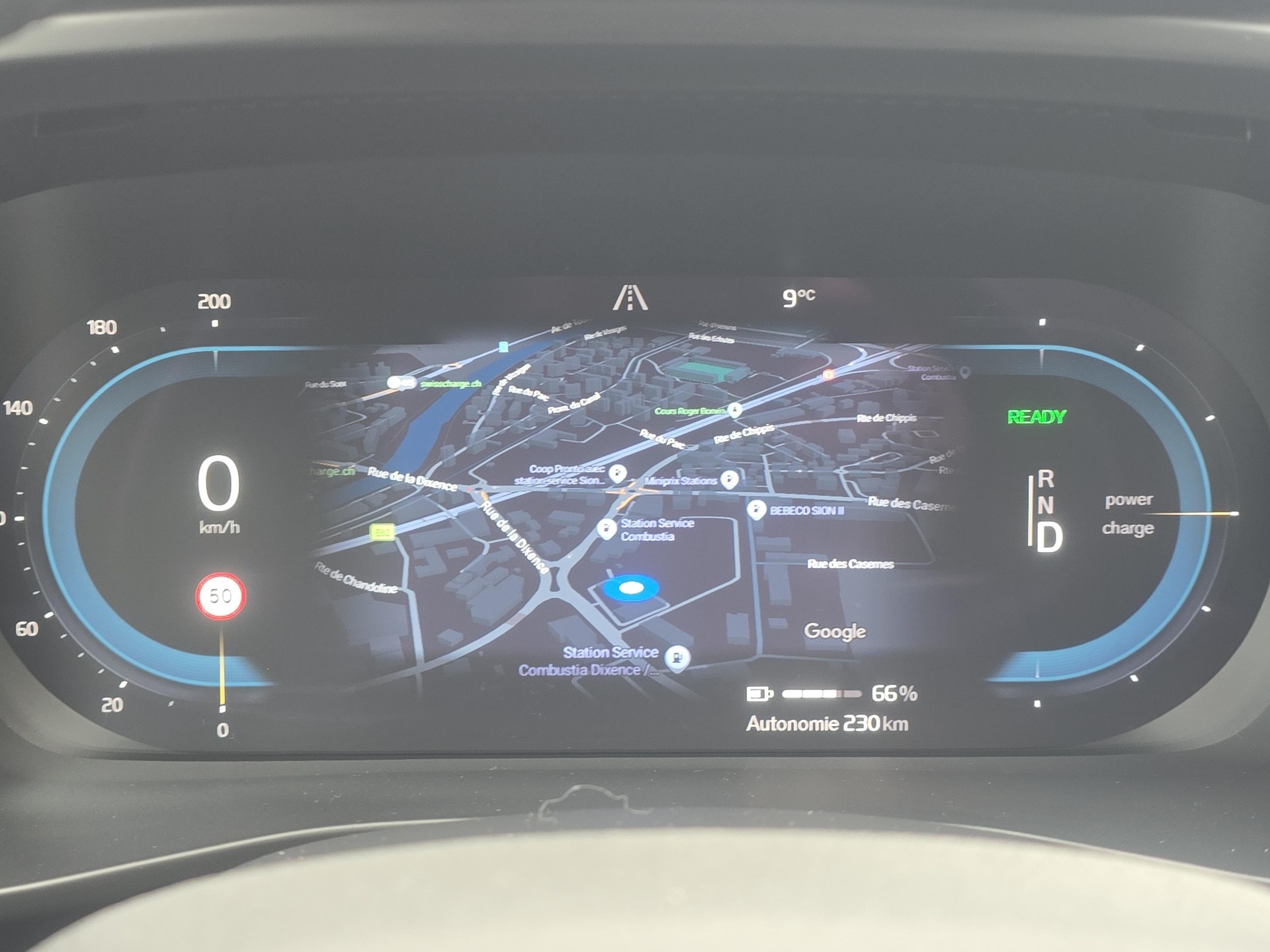 VOLVO C40 P8 Twin Recharge AWD-image-17