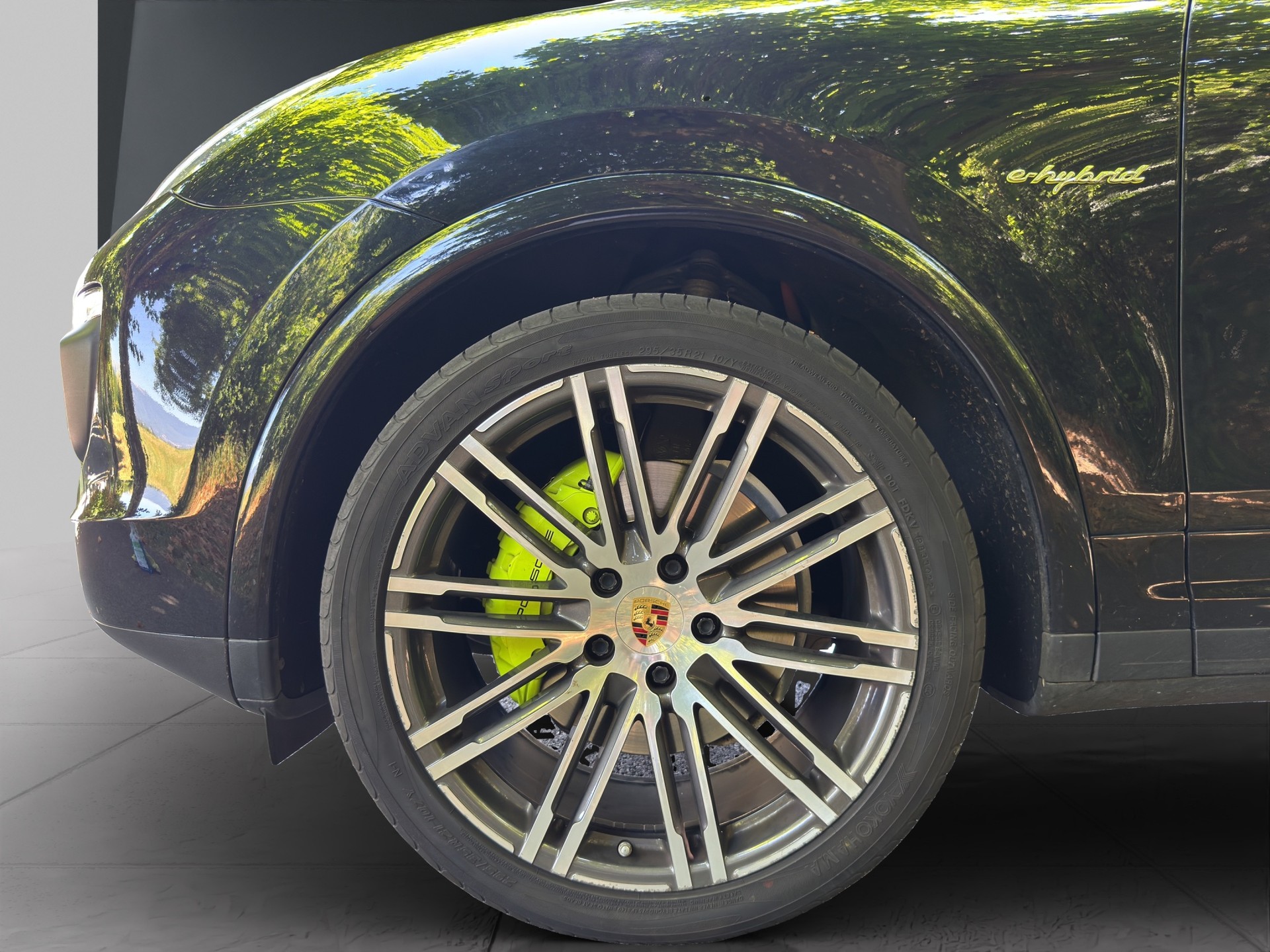PORSCHE Cayenne S E-Hybrid Platinum Edition-image-18