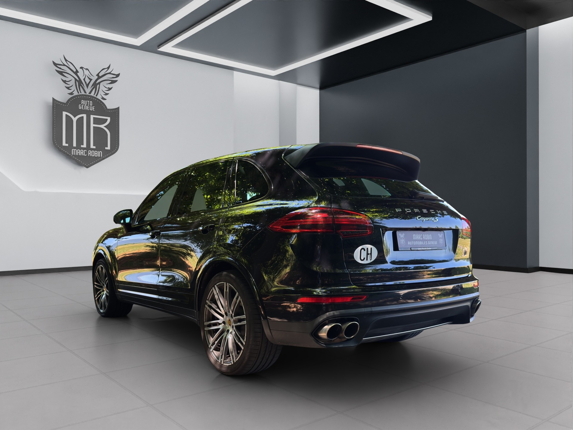 PORSCHE Cayenne S E-Hybrid Platinum Edition-image-5