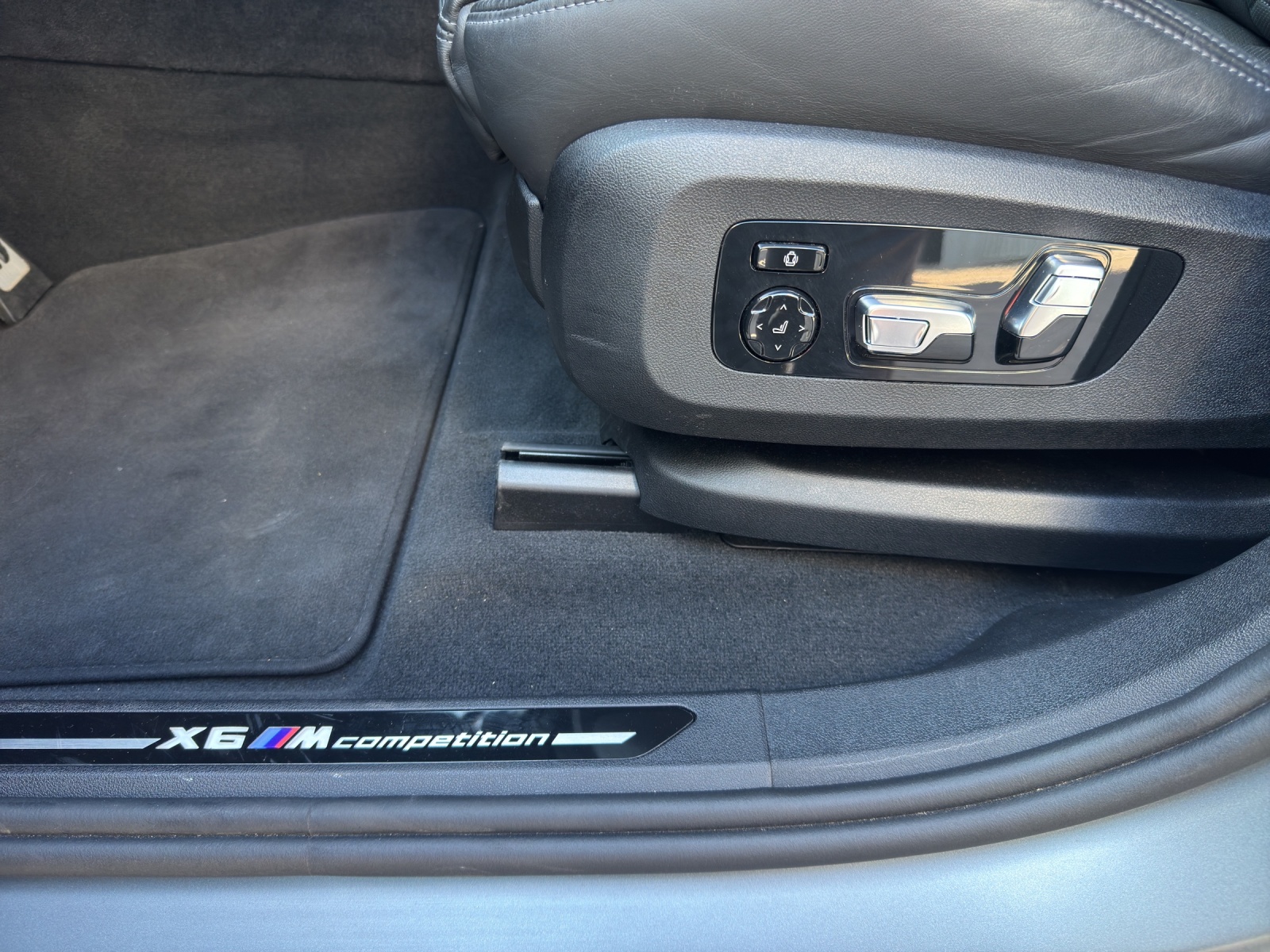 BMW X6M Steptronic M Competition-image-10