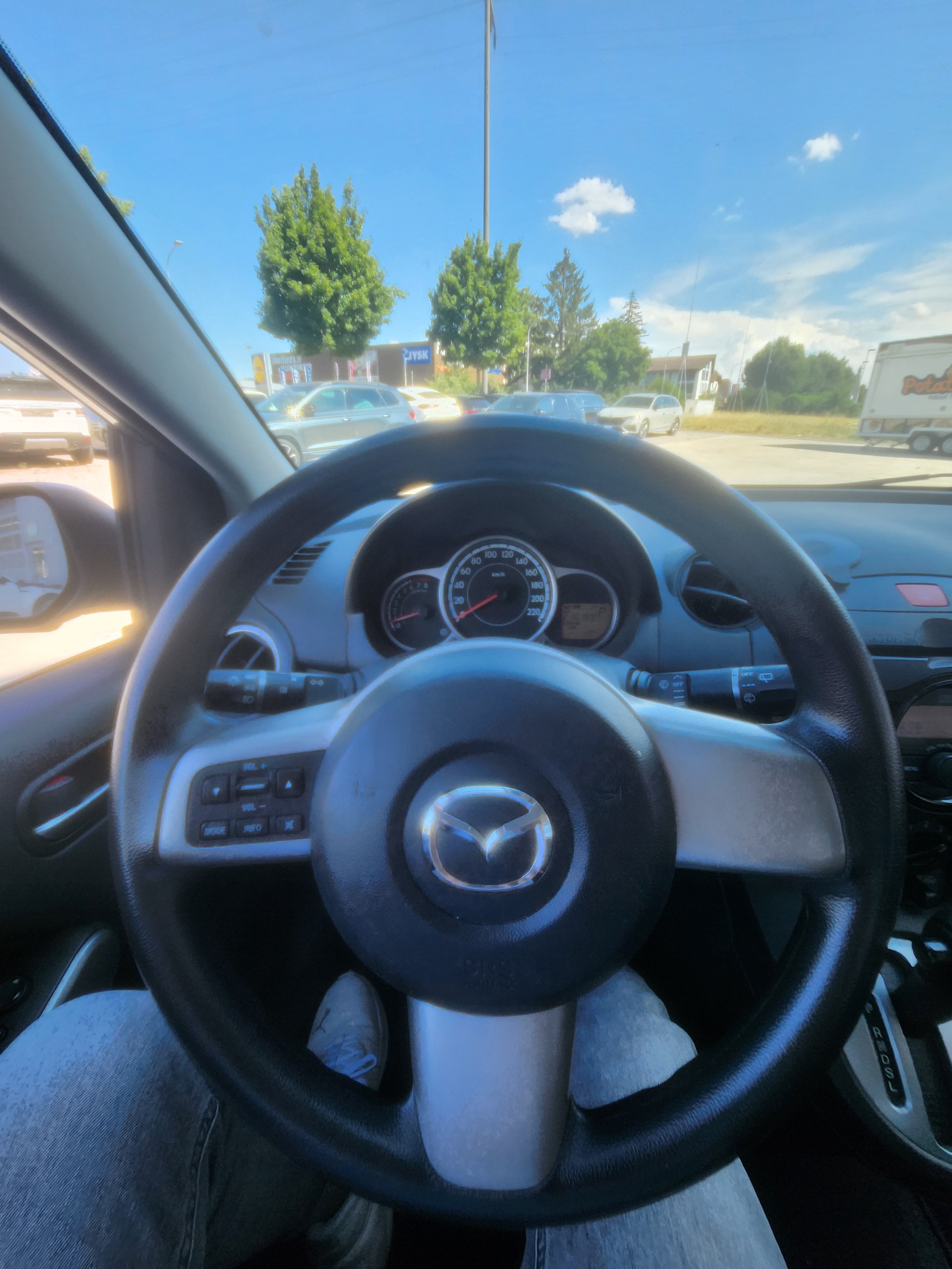 MAZDA 2 1.5i 16V Exclusive Automatic-image-11