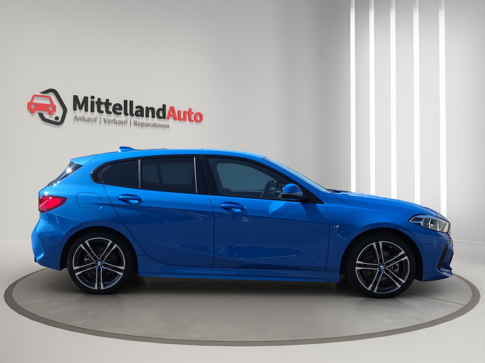 BMW 118d Steptronic M Sport-showroom-element-3