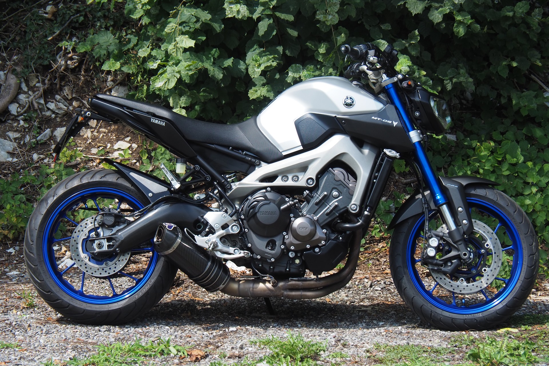 YAMAHA MT-09 ABS-showroom-element-2