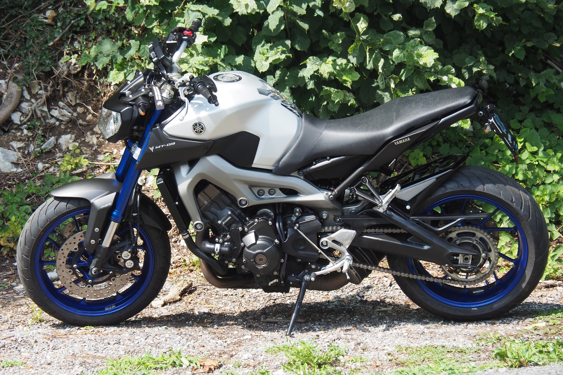 YAMAHA MT-09 ABS-showroom-element-3