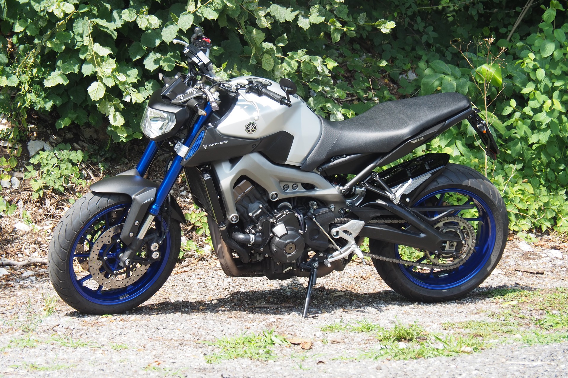 YAMAHA MT-09 ABS-showroom-element-1