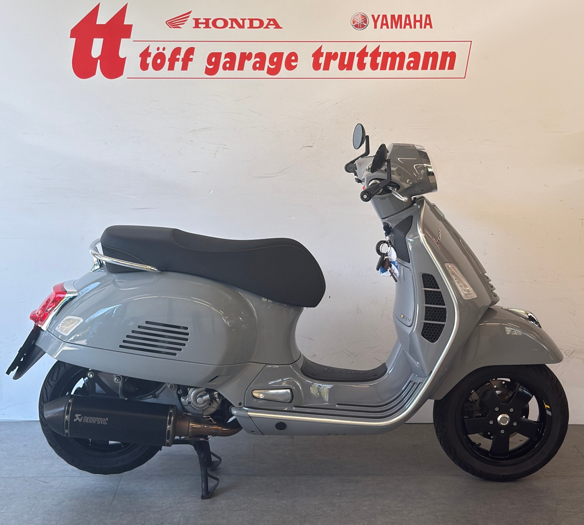PIAGGIO Vespa GTS 300 HPE ABS/ASR-image-0
