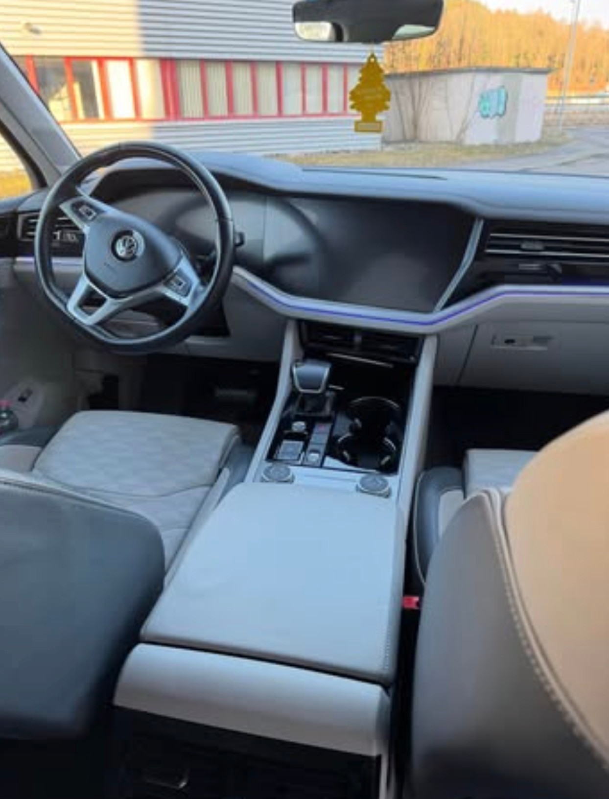 VW 3.0 V6 TDI 286 Elegance-image-5