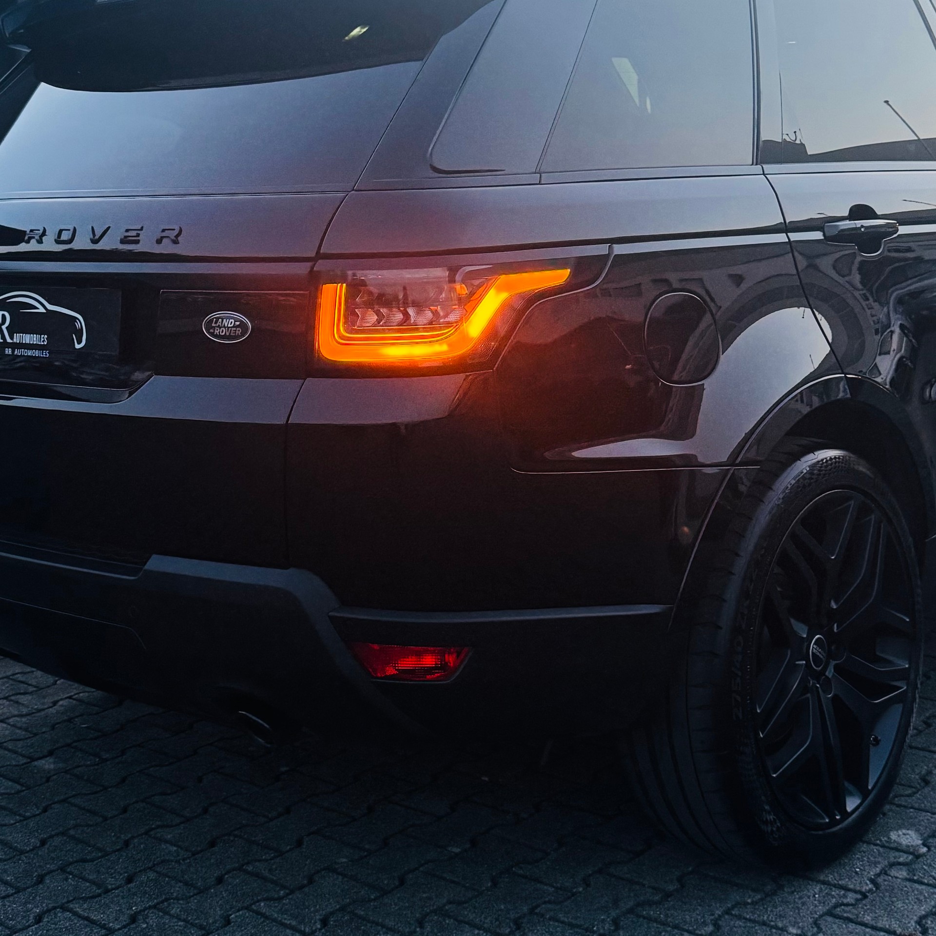 LAND ROVER Range Rover Sport 3.0 SDV6 HSE Dynamic Automatic-showroom-element-3