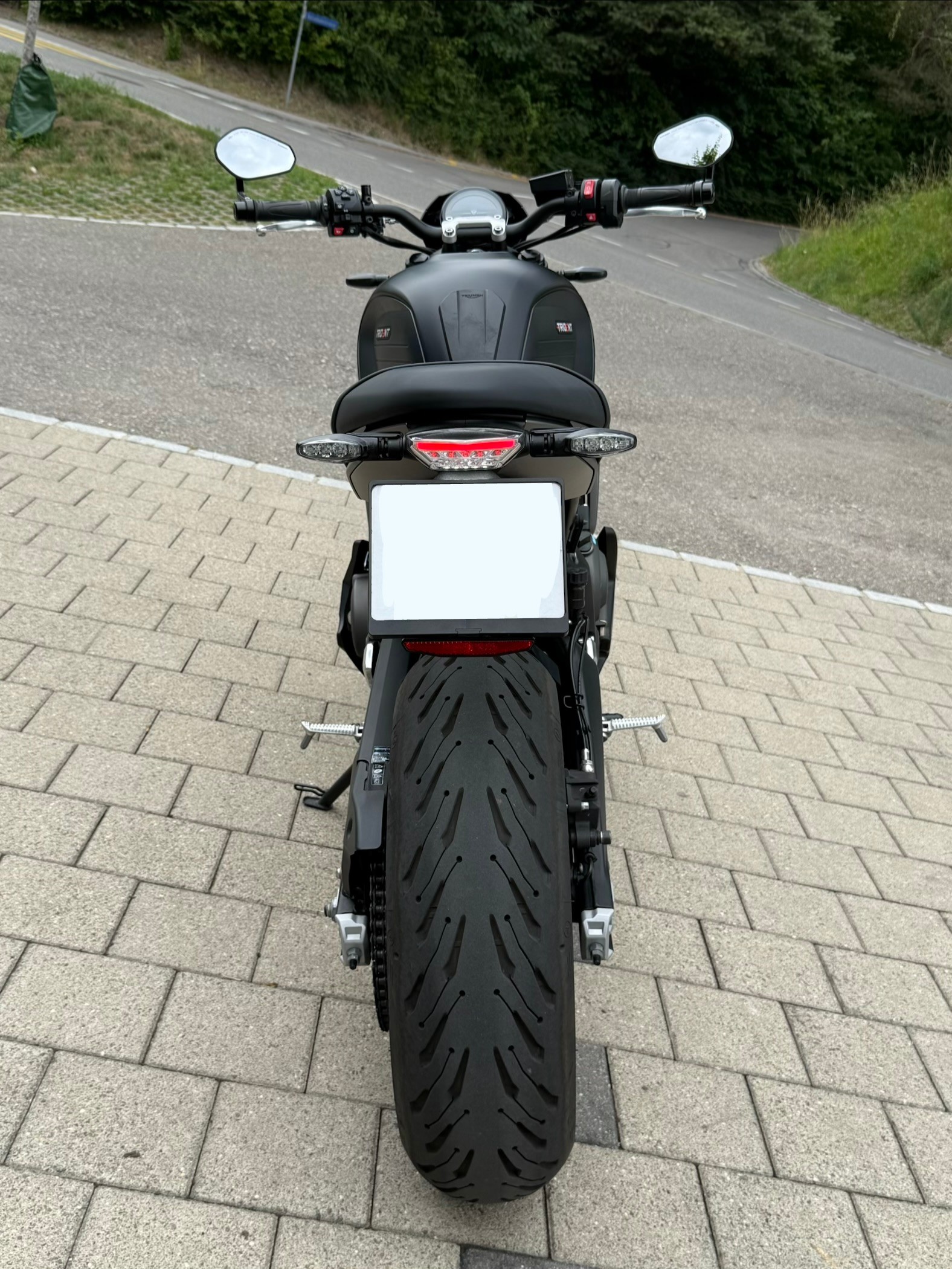 TRIUMPH Trident 660-image-3