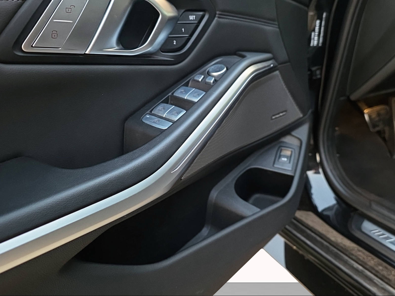 BMW M3 Touring xDrive Competition M-image-10