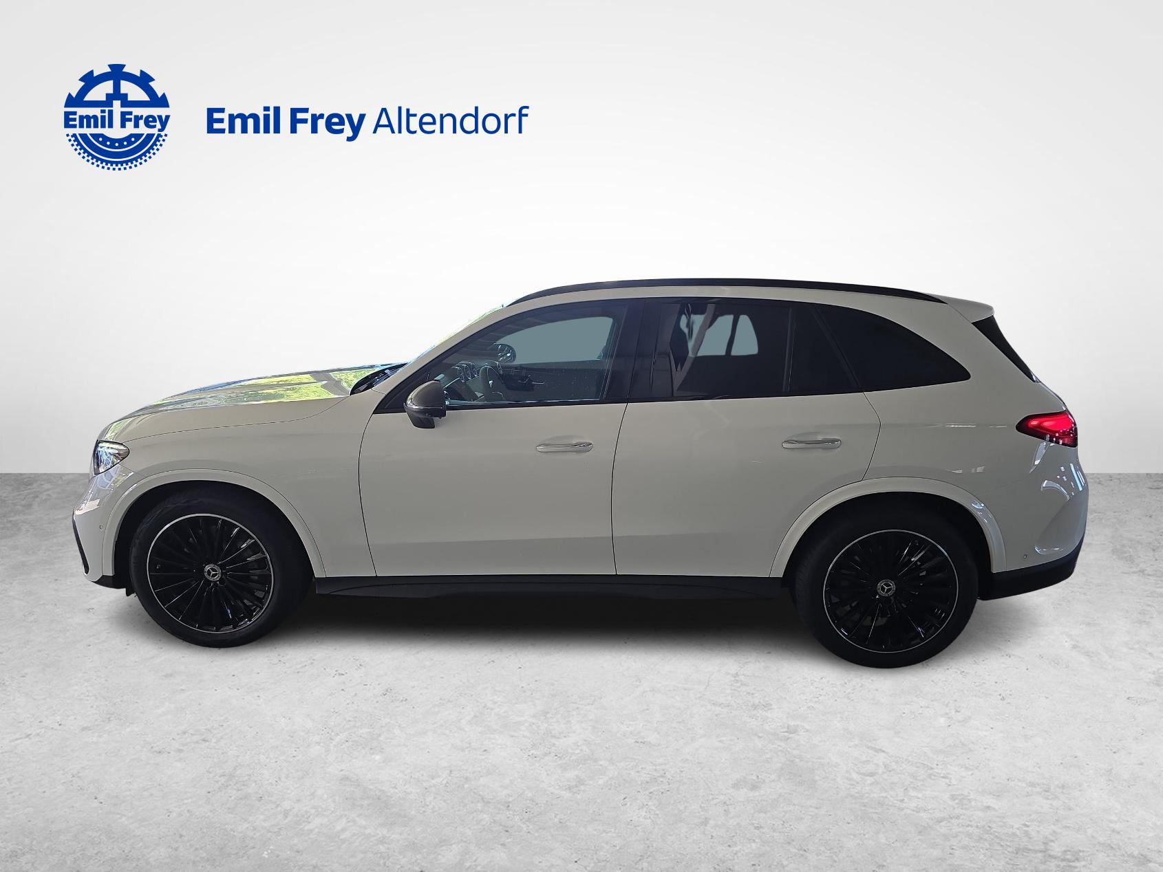 MERCEDES-BENZ GLC 300 4MATIC AMG Line-showroom-element-1
