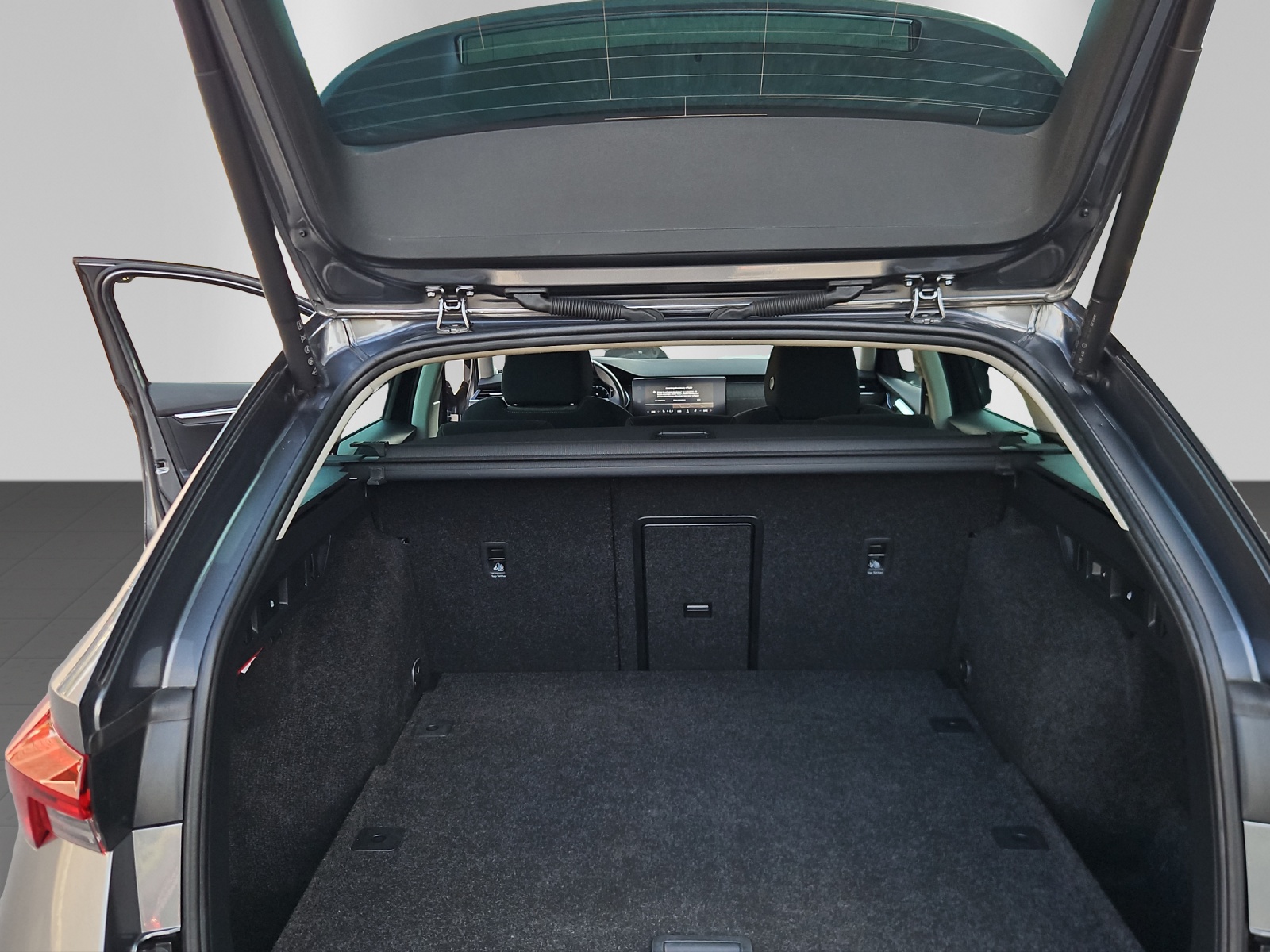 SKODA Octavia Combi 2.0 TSI DSG Scout 4x4-image-7