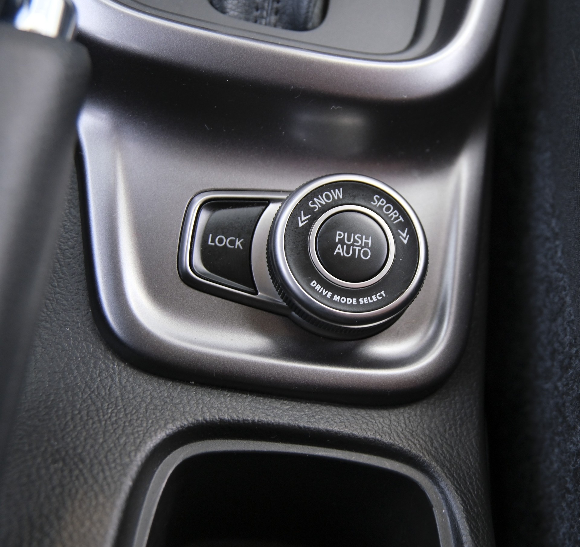 SUZUKI Vitara 1.4 Boosterjet Compact + 4x4 Hybrid Automatic-image-17