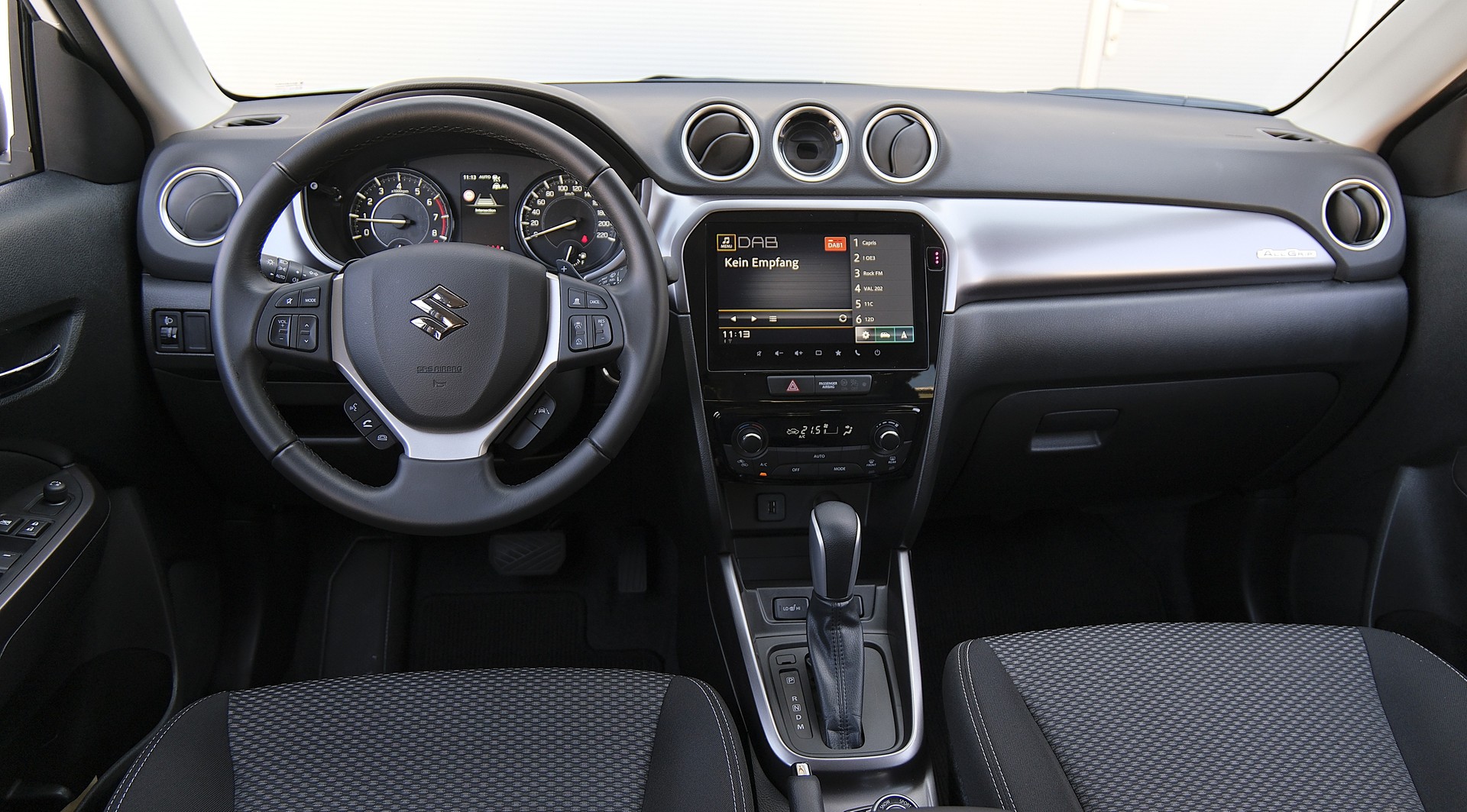 SUZUKI Vitara 1.4 Boosterjet Compact + 4x4 Hybrid Automatic-image-5