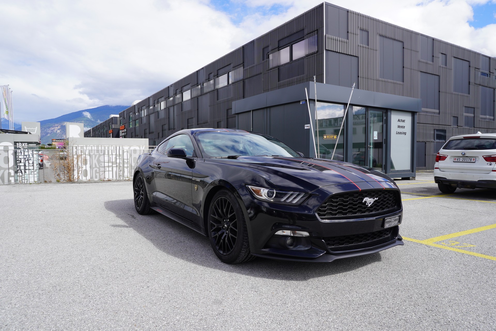 FORD Mustang Fastback 2.3-showroom-element-3
