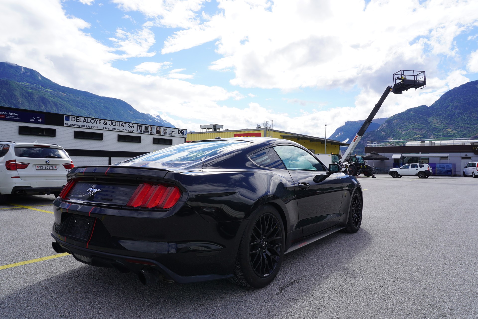 FORD Mustang Fastback 2.3-showroom-element-2