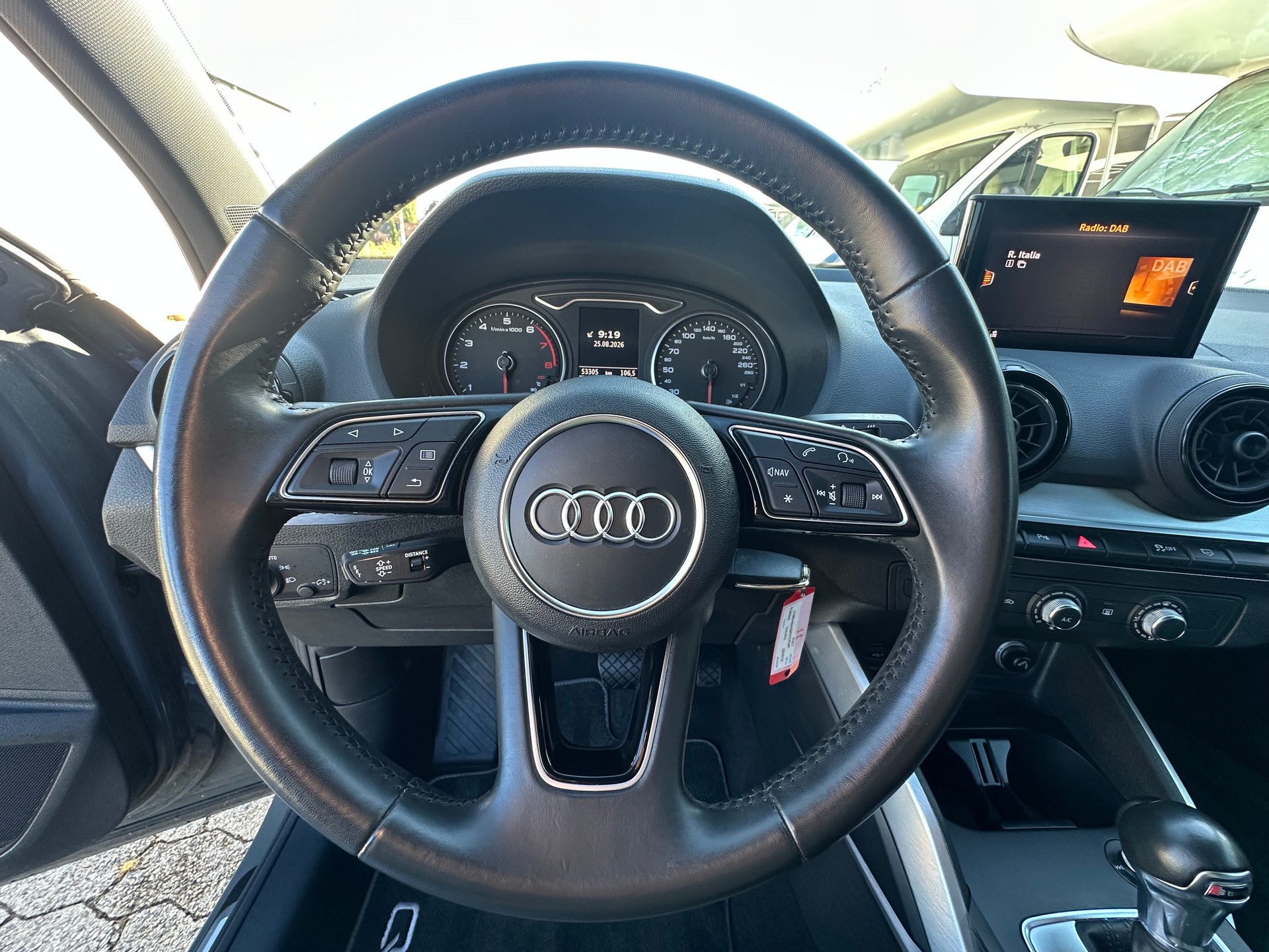 AUDI Q2 1.4 TFSI design S-tronic-image-21