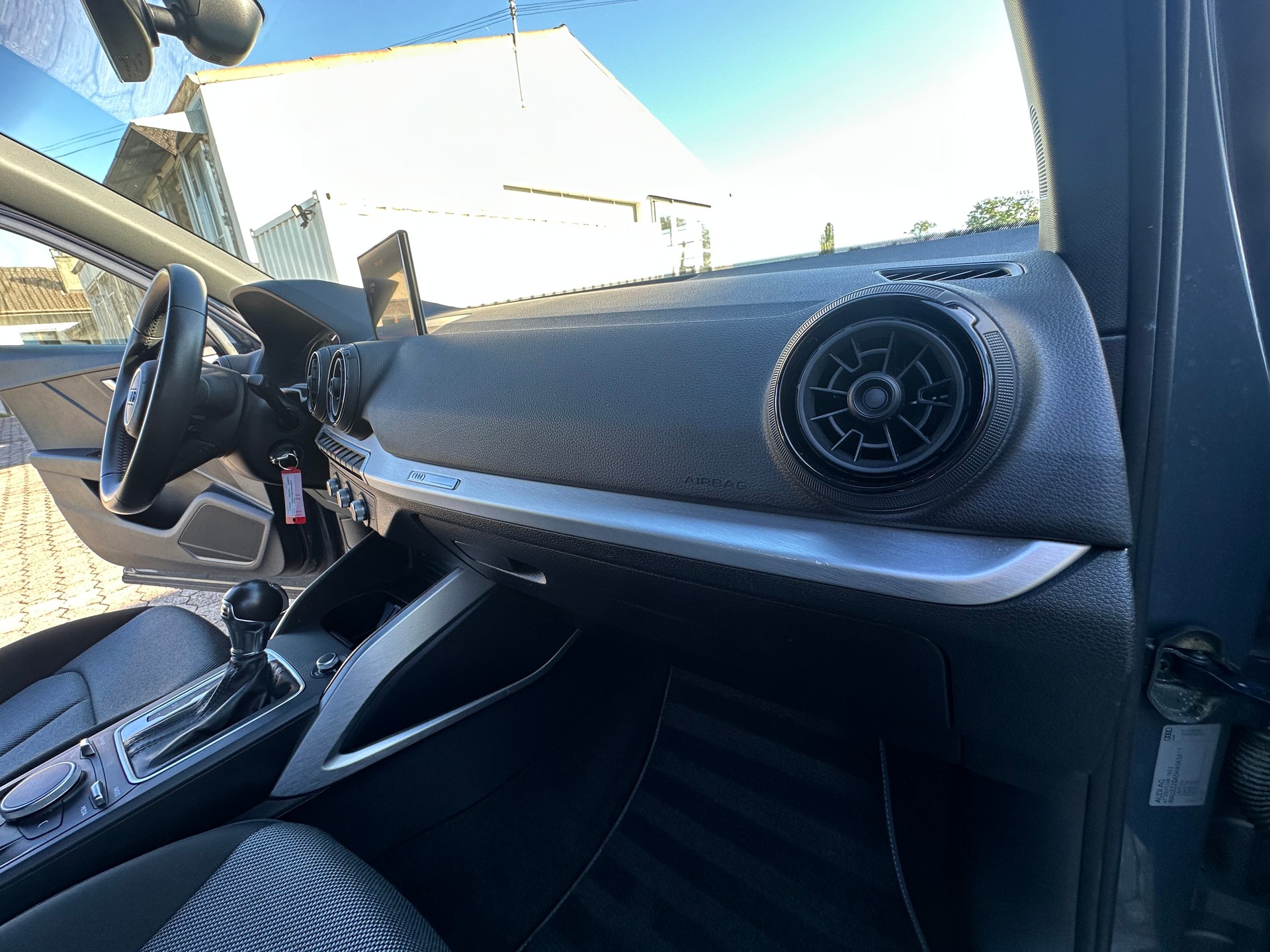 AUDI Q2 1.4 TFSI design S-tronic-image-29