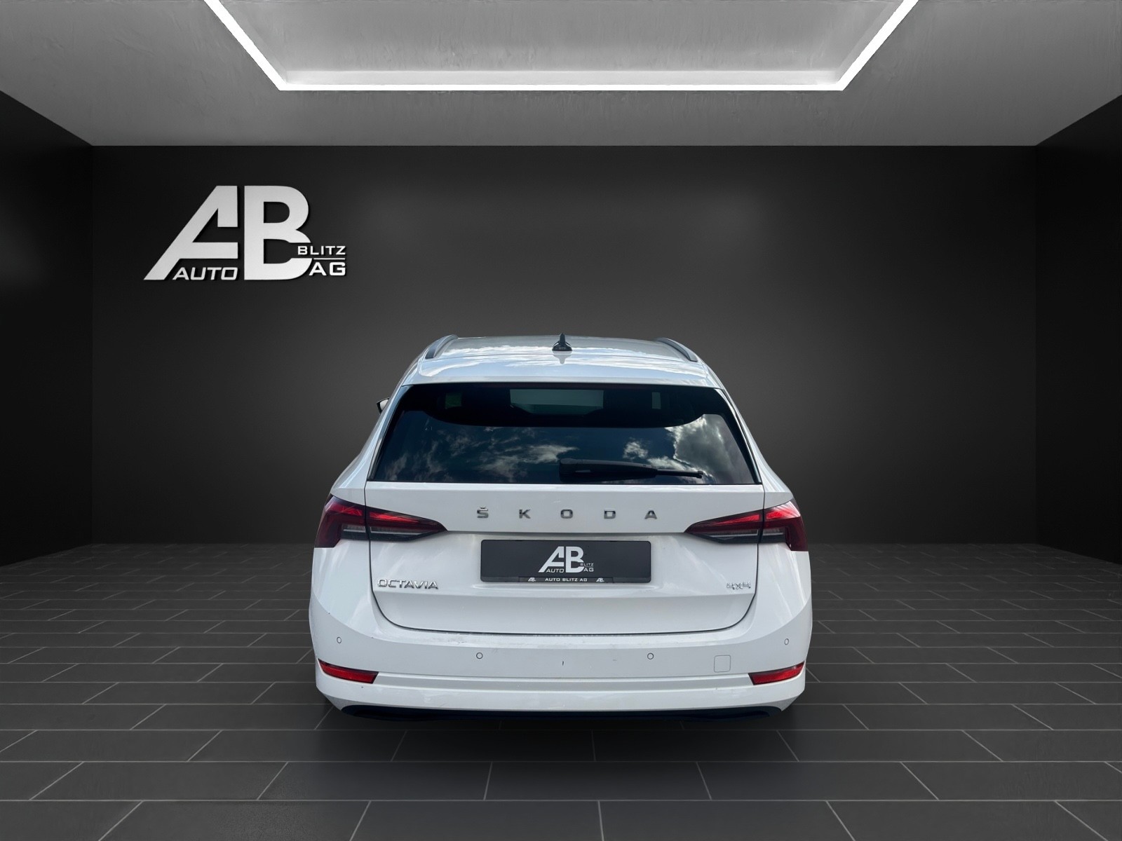 SKODA Octavia Combi 2.0 TDI DSG Ambition 4x4 mit 150 PS-showroom-element-3
