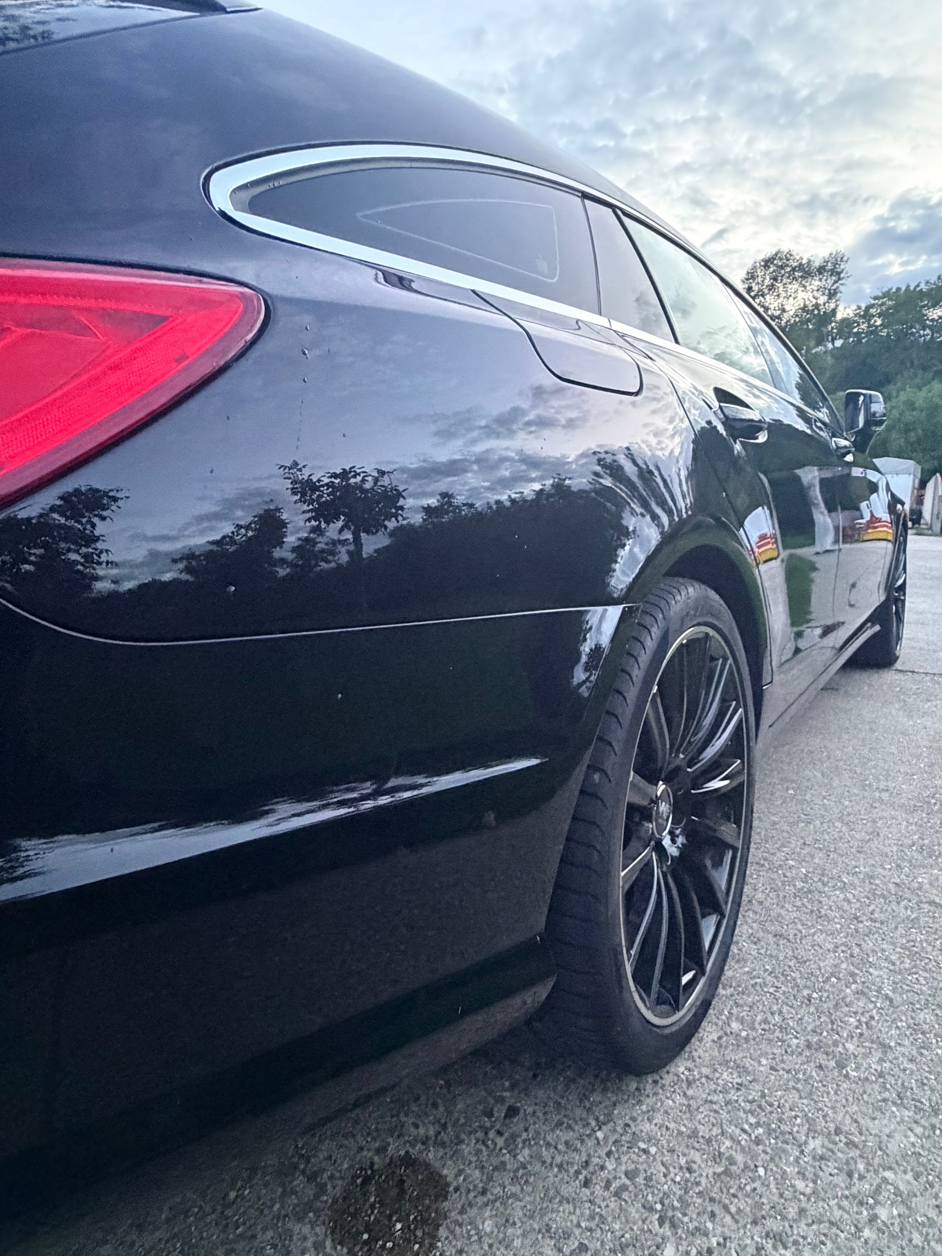 MERCEDES-BENZ CLS 350 CDI BlueEF 4matic-image-4