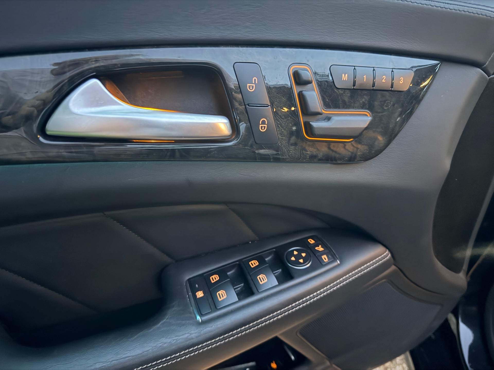 MERCEDES-BENZ CLS 350 CDI BlueEF 4matic-image-12