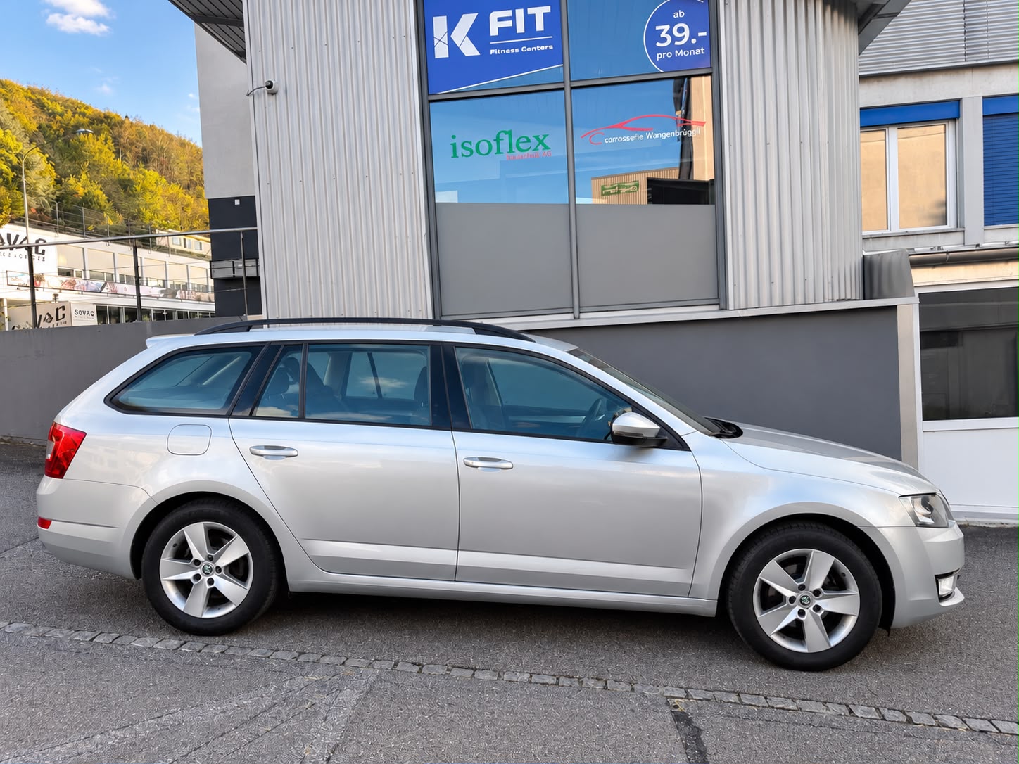 SKODA Octavia Combi 1.6 TDI Elegance 4x4-image-4