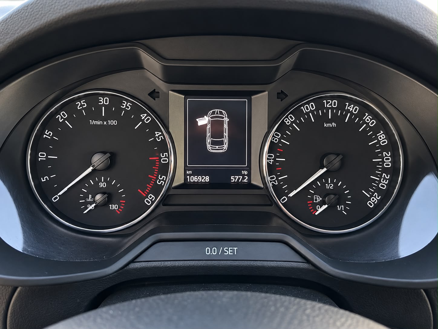 SKODA Octavia Combi 1.6 TDI Elegance 4x4-image-11
