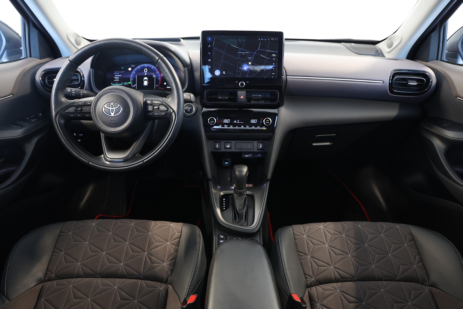 TOYOTA Yaris Cross 1.5 VVT-i HSD Premium AWD-i-image-9