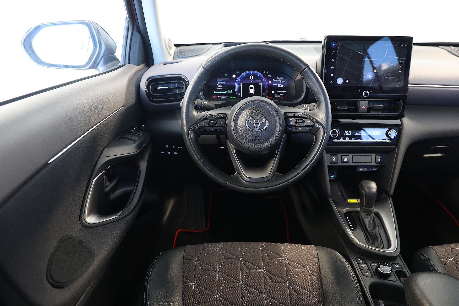 TOYOTA Yaris Cross 1.5 VVT-i HSD Premium AWD-i-image-8