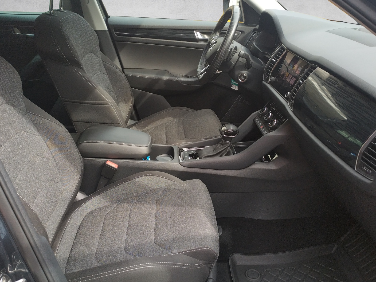 SKODA Kodiaq 2.0 TDI SCR Style 4x4 DSG-image-12