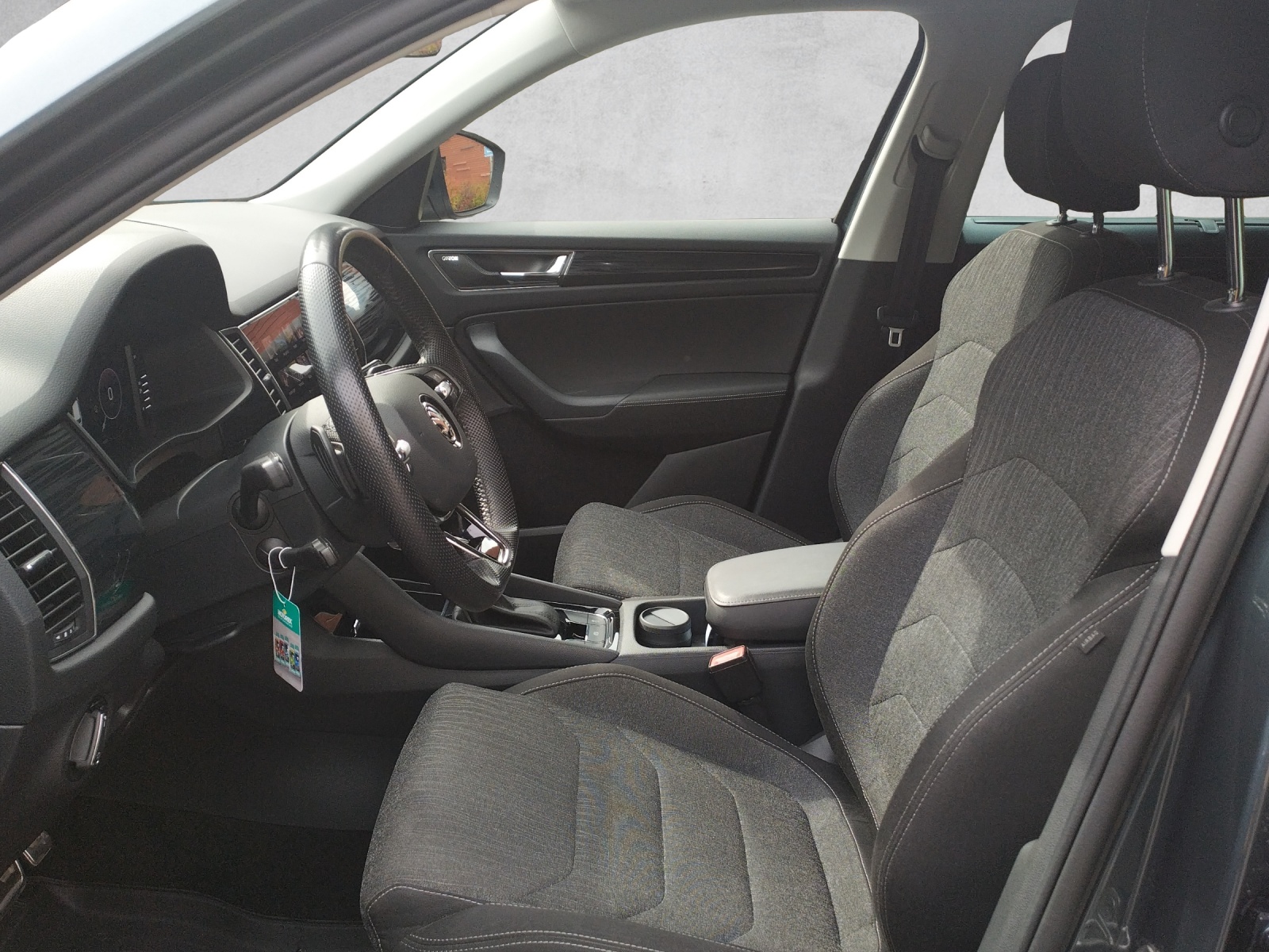 SKODA Kodiaq 2.0 TDI SCR Style 4x4 DSG-image-8