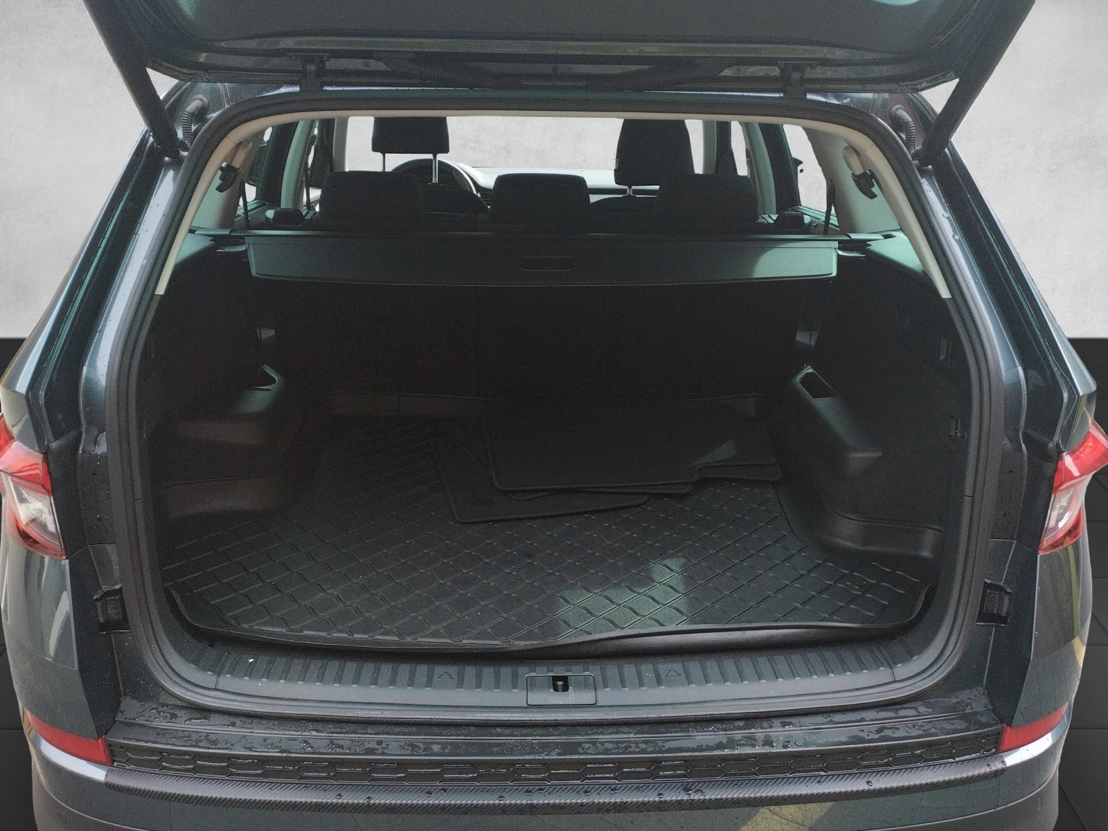 SKODA Kodiaq 2.0 TDI SCR Style 4x4 DSG-image-13
