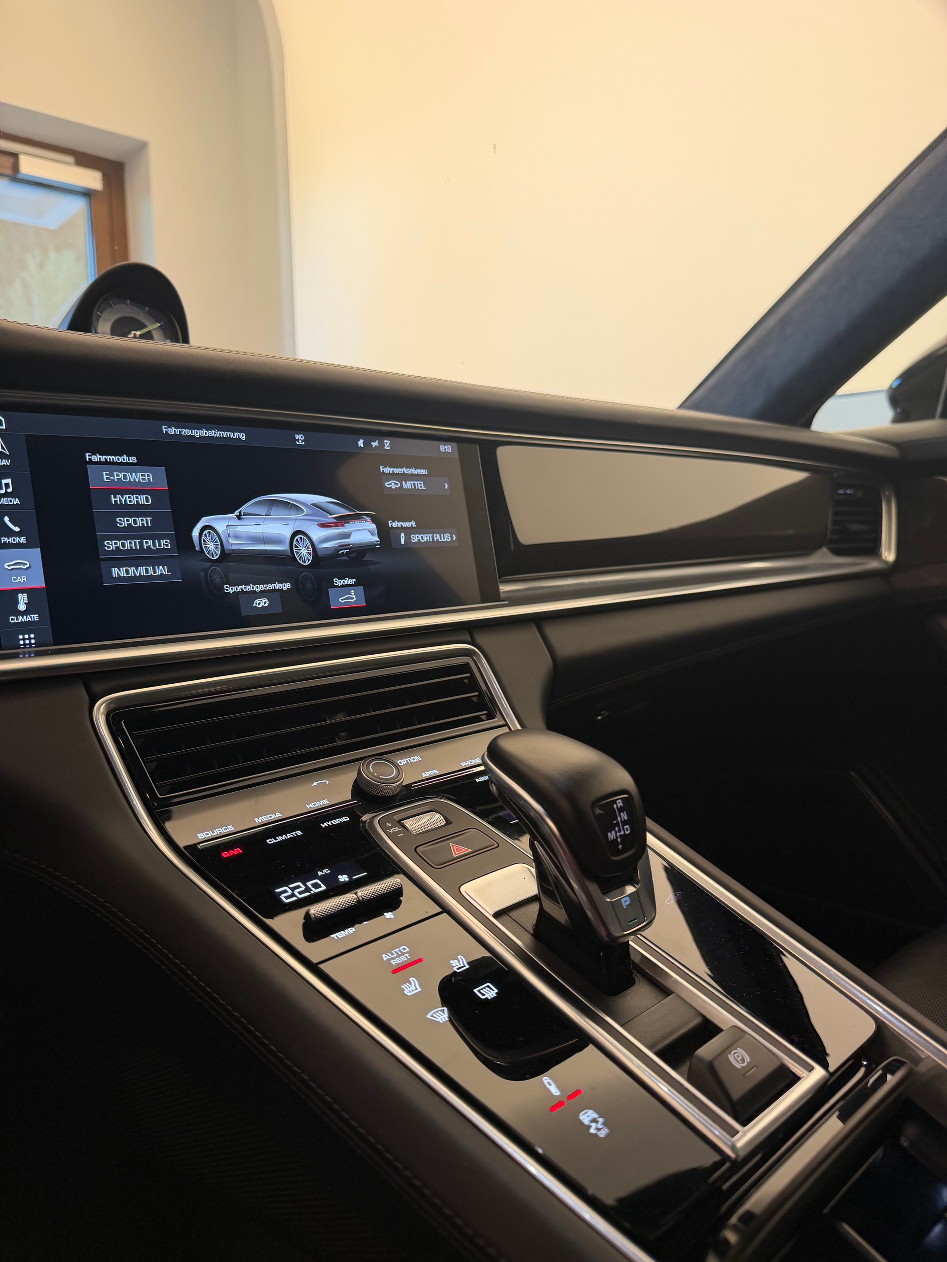 PORSCHE Panamera Turbo S E-Hybrid PDK-image-11